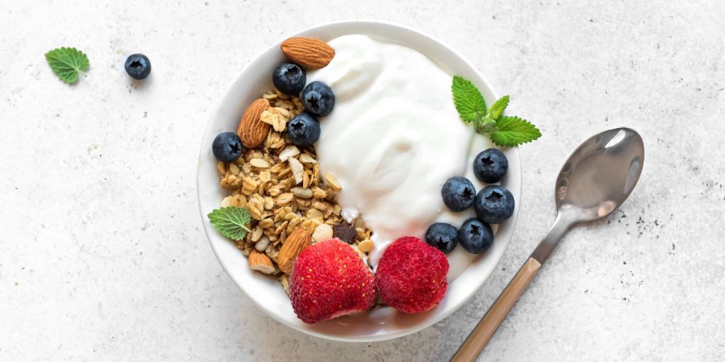 greek yogurt and berry bowl