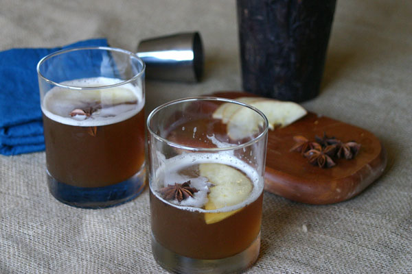 spiced cider cocktail