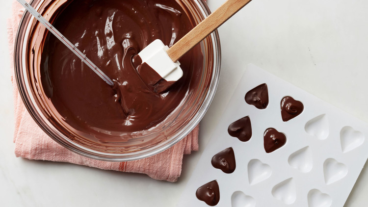 tempering-chocolate-into heart shape-cookingthursday.com