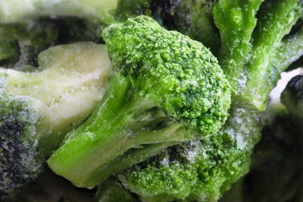 freezing broccoli in freezer-cookingthursday.com